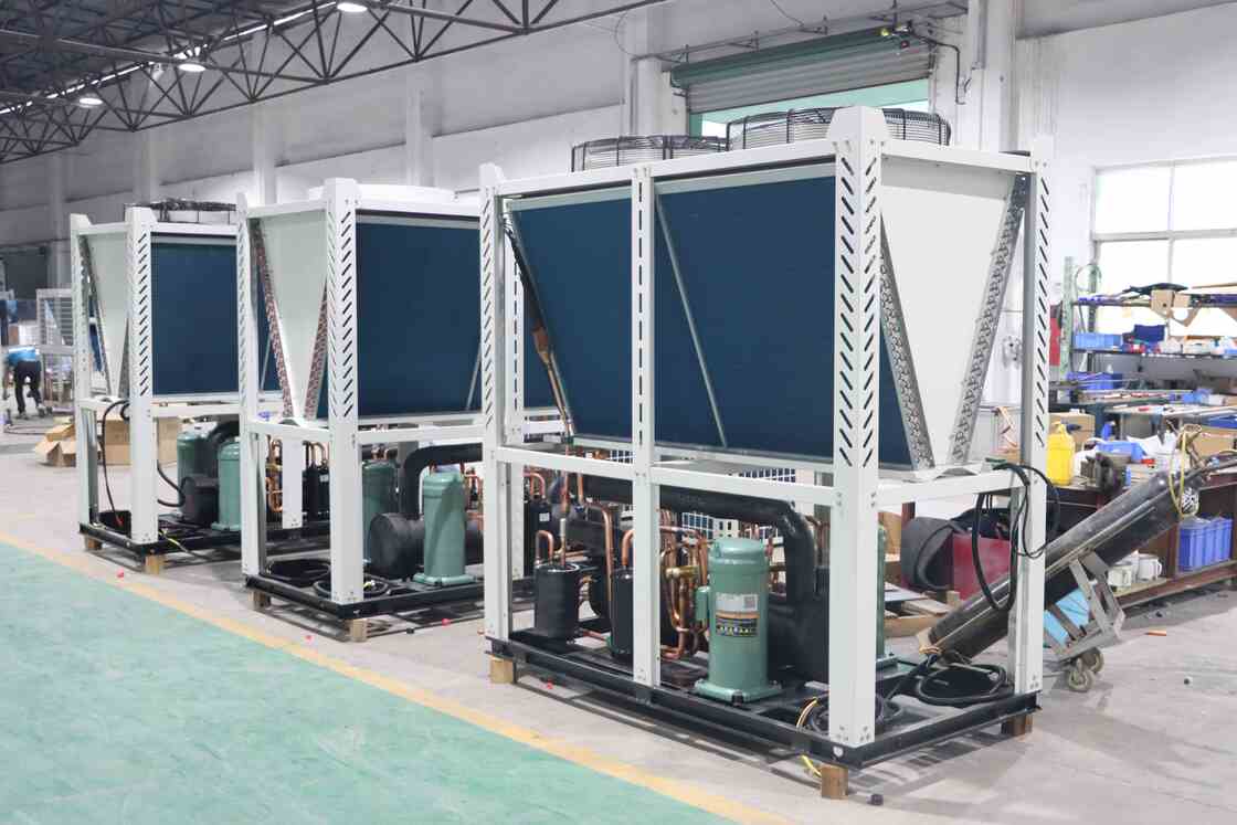 65KW 130KW R410A Scroll Type Air Cooled Water Chiller AC Units For Commercail Building