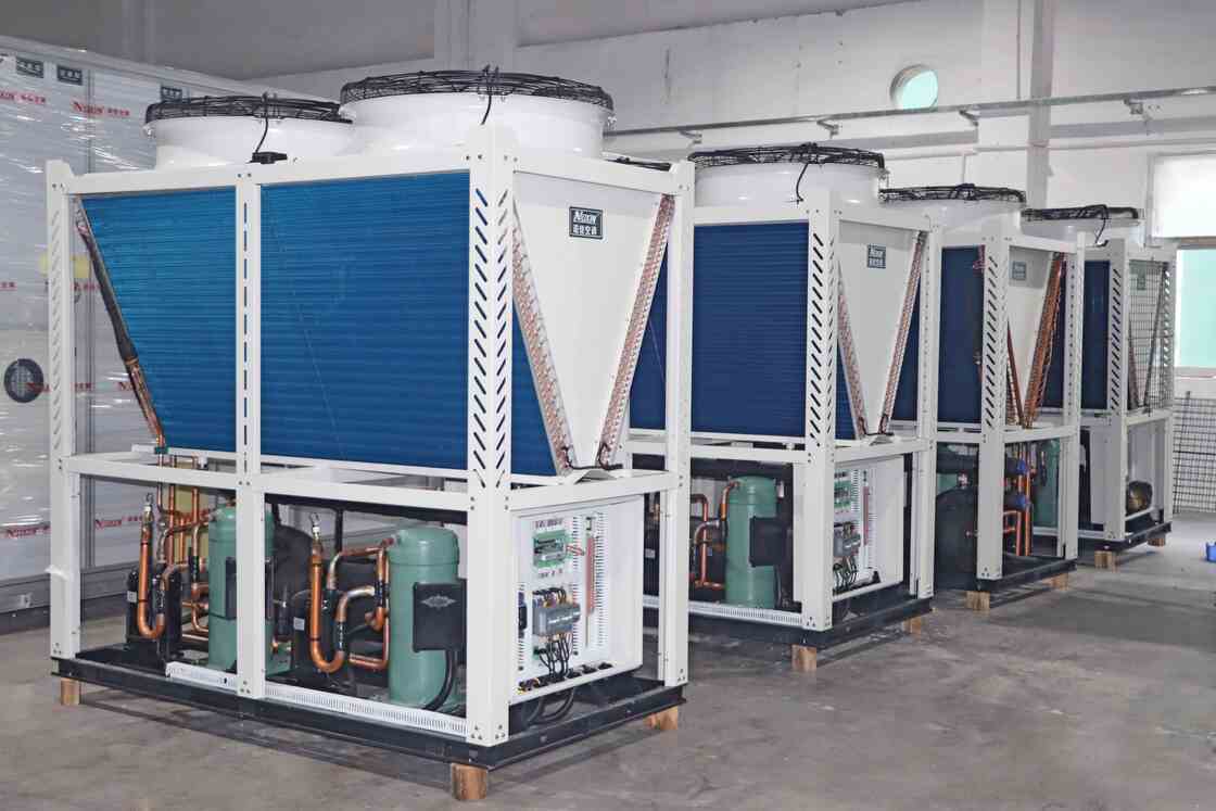 65KW 130KW R410A Scroll Type Air Cooled Water Chiller AC Units For Commercail Building